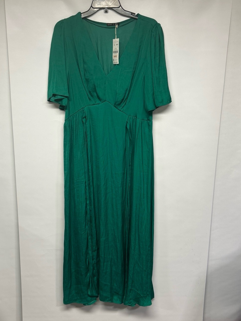 Green V-Neck Maxi Dress with Flutter Sleeves